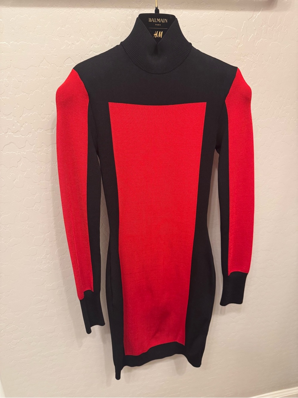 H&M Balmain Black and Red Turtleneck Colorblock Knit Dress sz. 2